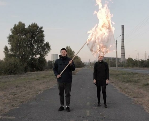 Abbildung von Yaroslav Futymsky. Flag is burning. 2019