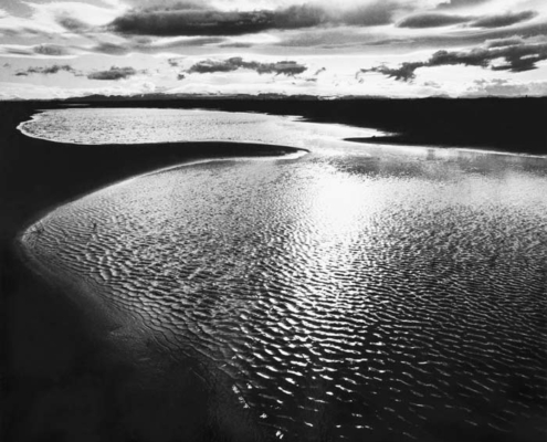 Abbildung von Landschaft mit Wasser. Island 1971