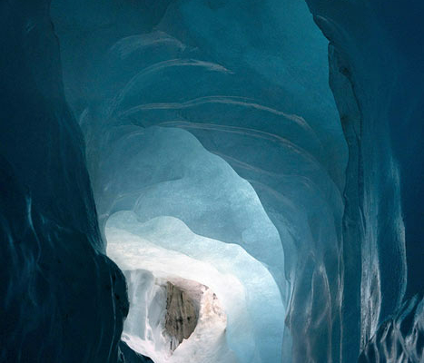 Abbildung von Thomas Wrede. Rhonegletscher Eishöhle. 2019
