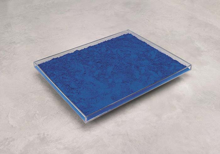 Abbildung von Yves Klein. Pigment pur bleu. 1957/1970