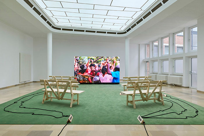 Abbildung von Jonathas de Andrade. Olho da Rua [Out Loud]. Installationsansicht Stadthausgalerie Münster 2025