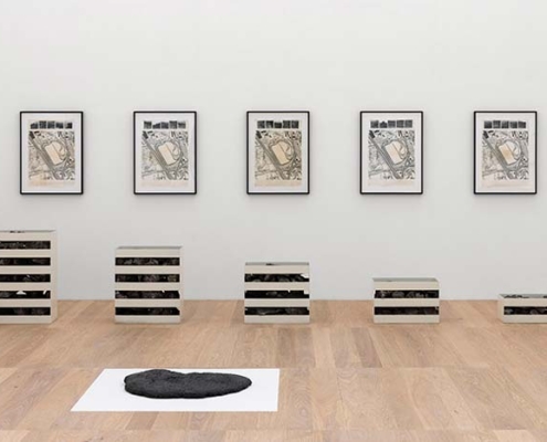 Ausstellungsansicht „Robert Smithson in Europa“. Quadrat Bottrop 2025 Abbildung von Ausstellungsansicht „Robert Smithson in Europa“. Quadrat Bottrop 2025