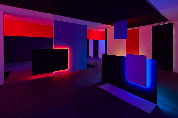 13.12.26–21.02.27<br>HÖRSTEL | Kunsthaus Kloster Gravenhorst: Yoana Tuzharova in der Reihe Winterlicht Begehbare Lichtinstallation von Yoana Tuzharova mit geometrischen Wand- und Raumkörpern, die durch intensive rote, violette und blaue Lichtakzente hervorgehoben werden